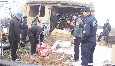 打捞尸骨现场。